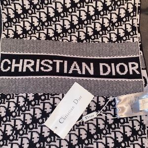 Dior scarf with tag